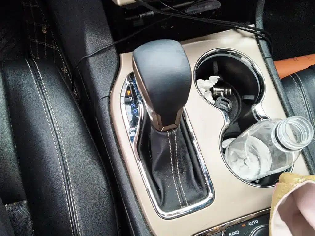 2016 Jeep Grand Cherokee Imported Model 3.0L Comfort Navigation Edition — миниатюра 11