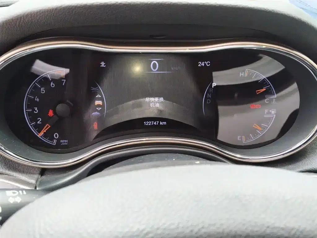 2016 Jeep Grand Cherokee Imported Model 3.0L Comfort Navigation Edition — миниатюра 8