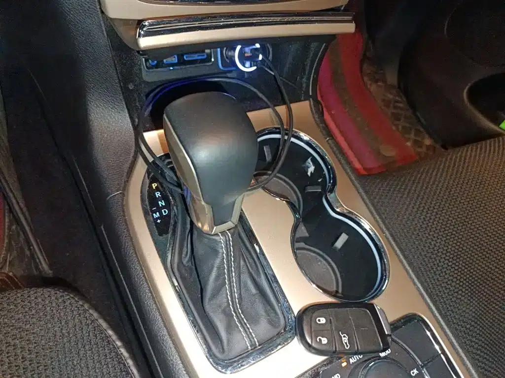 2017 Jeep Grand Cherokee Imported Model 3.0L Comfort Navigation Edition — миниатюра 11