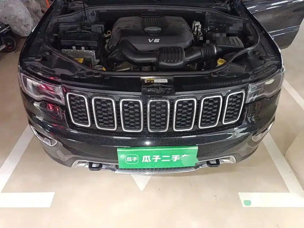2017 Jeep Grand Cherokee Imported Model 3.0L Comfort Navigation Edition — миниатюра 17