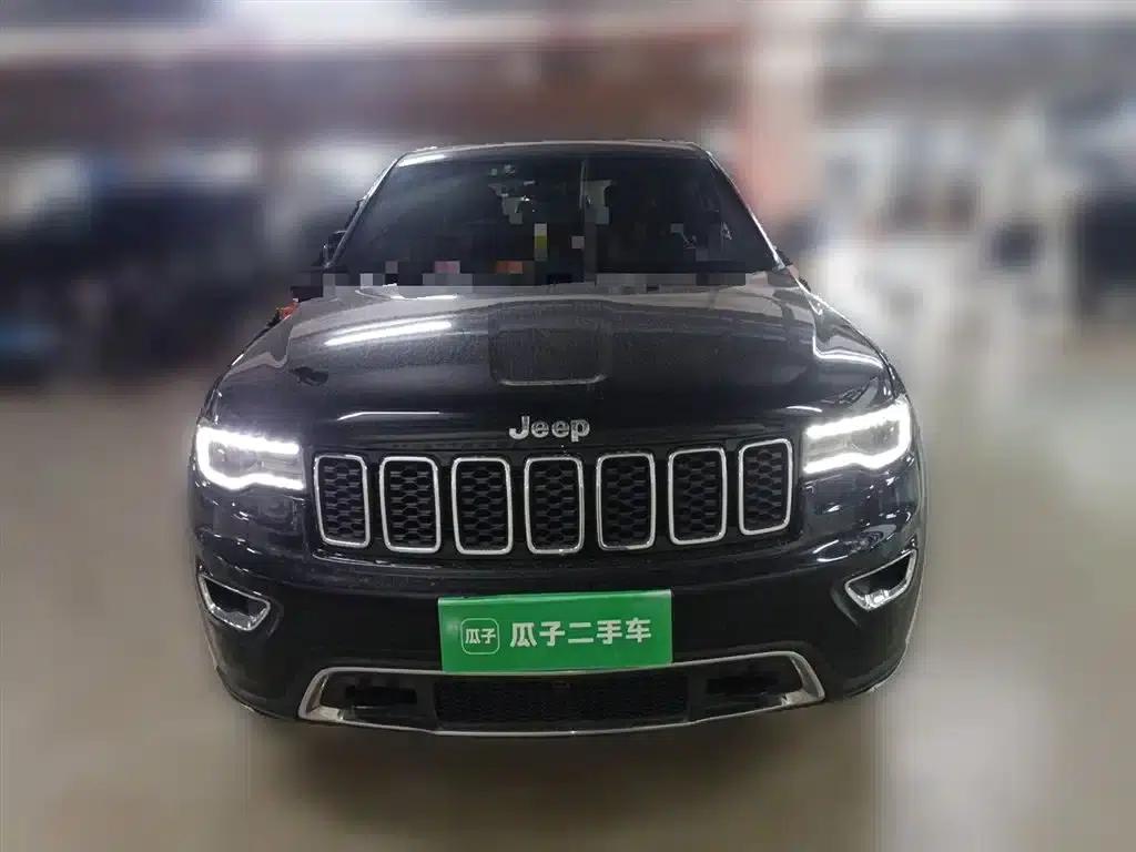 2017 Jeep Grand Cherokee Imported Model 3.0L Comfort Navigation Edition — миниатюра 3