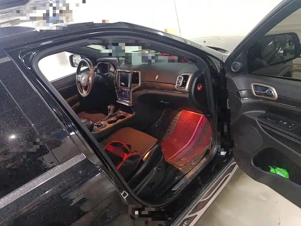 2017 Jeep Grand Cherokee Imported Model 3.0L Comfort Navigation Edition — миниатюра 22