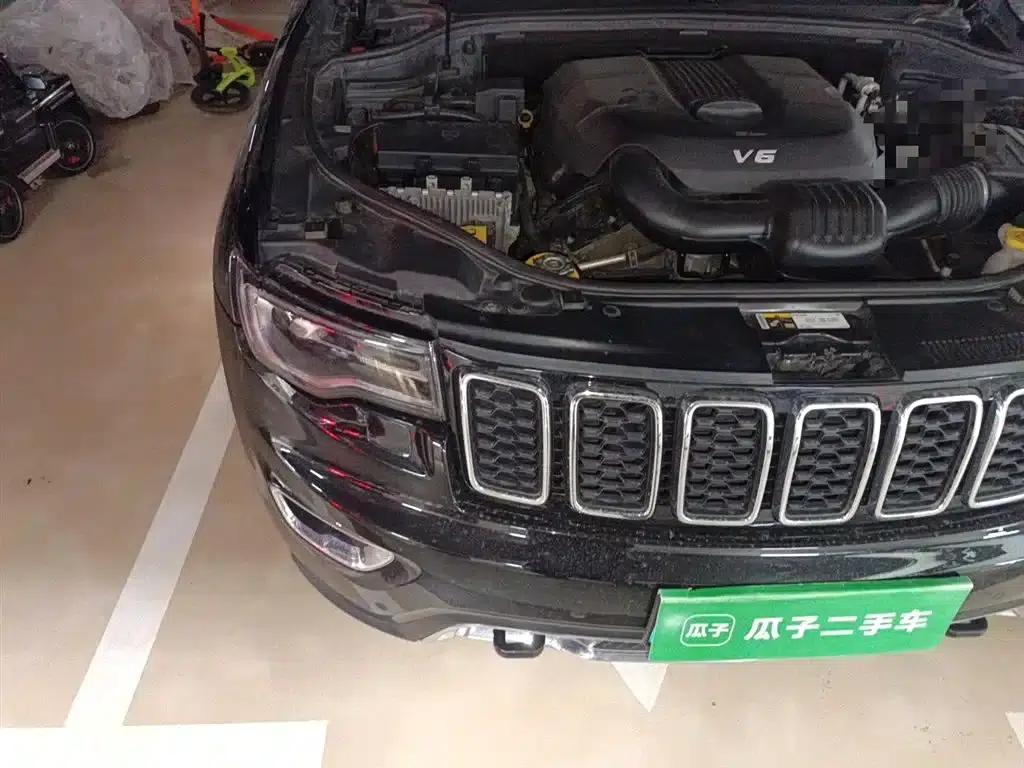 2017 Jeep Grand Cherokee Imported Model 3.0L Comfort Navigation Edition — миниатюра 23