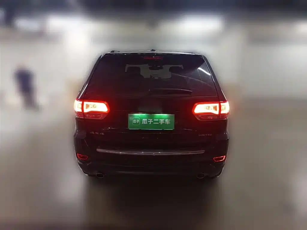2017 Jeep Grand Cherokee Imported Model 3.0L Comfort Navigation Edition — миниатюра 4