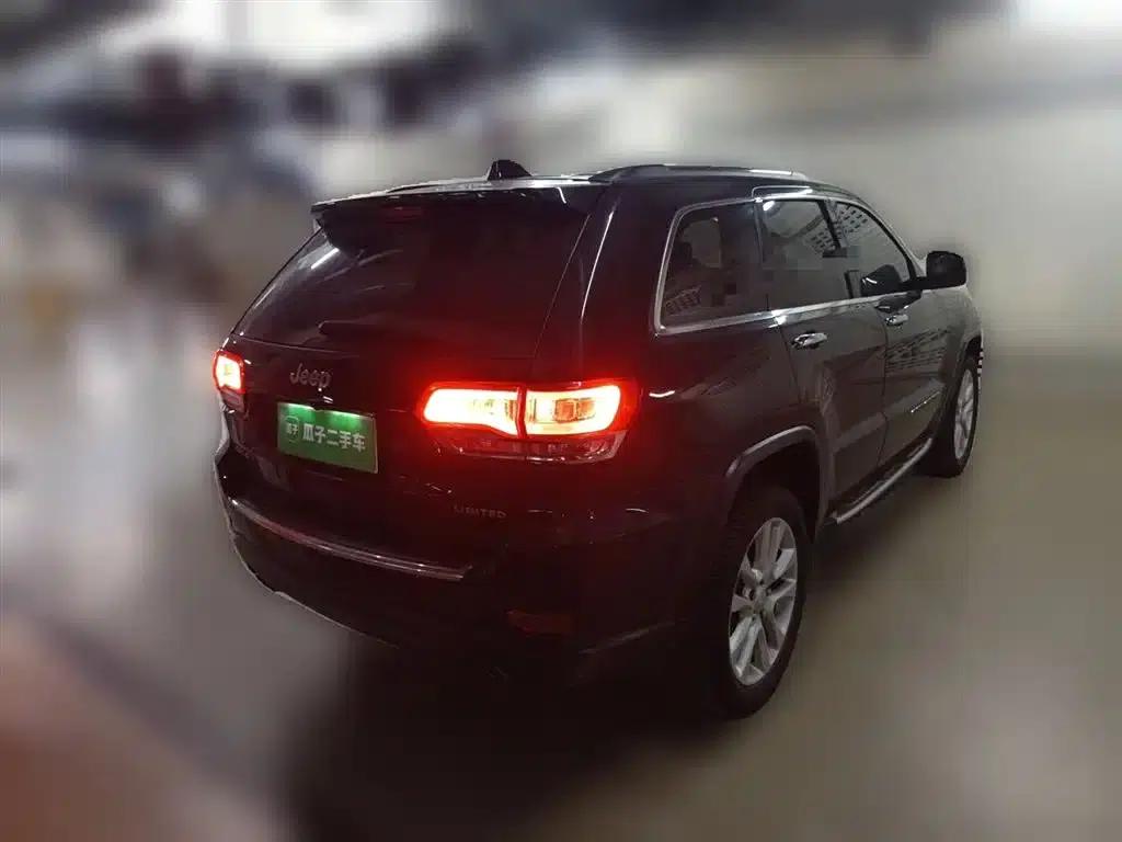 2017 Jeep Grand Cherokee Imported Model 3.0L Comfort Navigation Edition — миниатюра 5