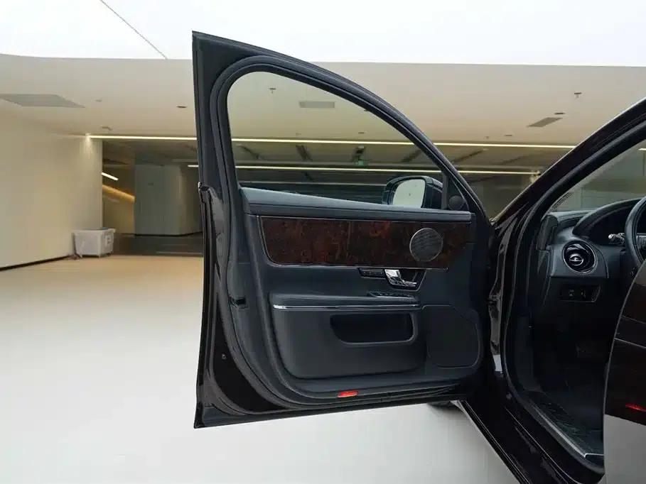 Jaguar XJ 2012 XJL 3.0 Panoramic Business Edition — миниатюра 16