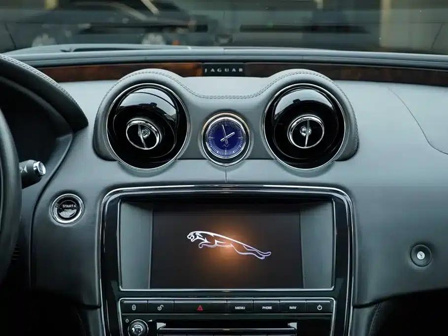Jaguar XJ 2012 XJL 3.0 Panoramic Business Edition — миниатюра 18
