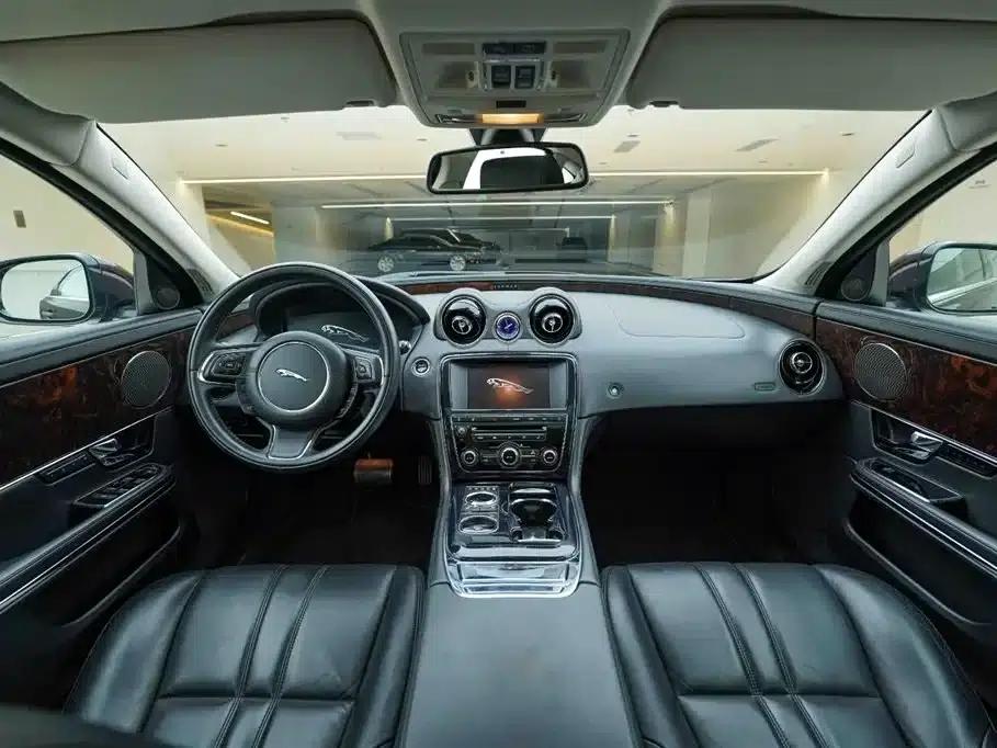 Jaguar XJ 2012 XJL 3.0 Panoramic Business Edition — миниатюра 19