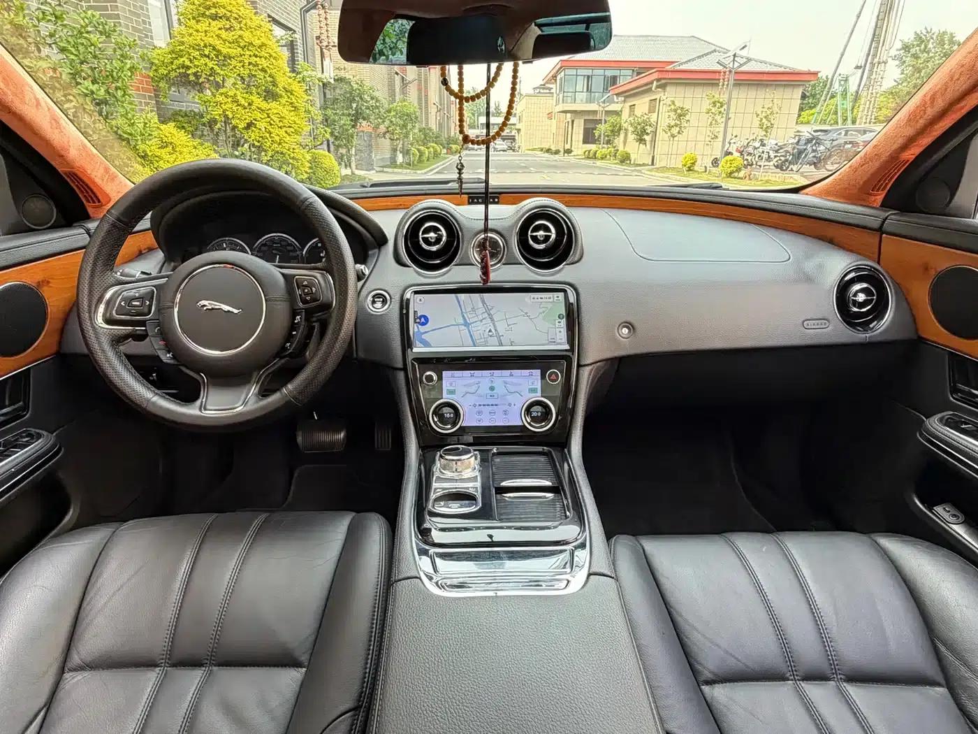 Jaguar XJ 2013 XJL 2.0T Elegant Business Edition — миниатюра 18