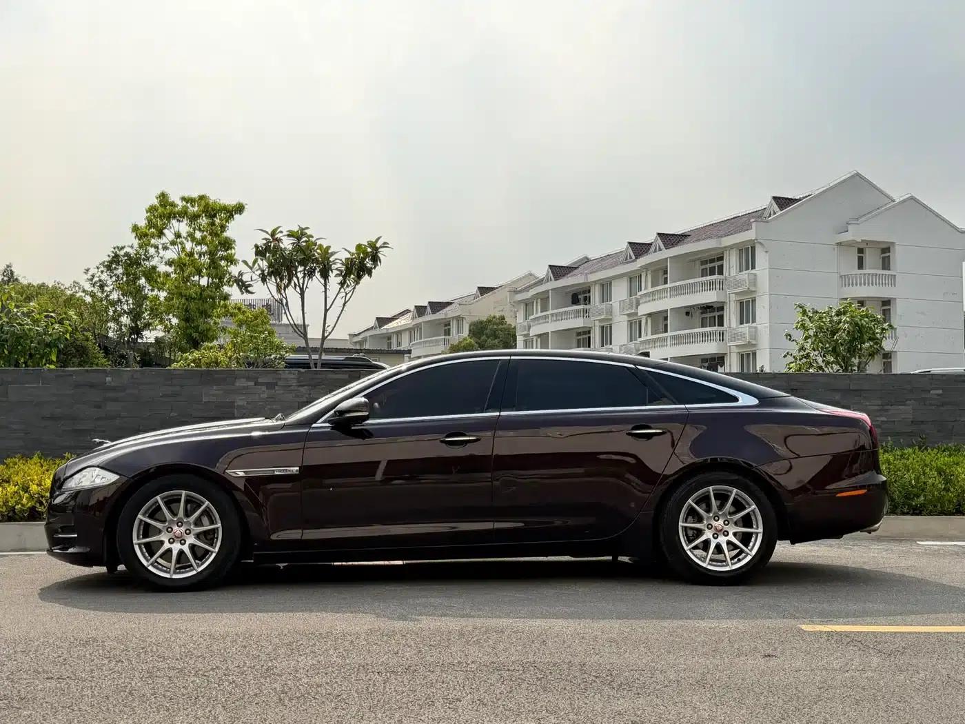 Jaguar XJ 2013 XJL 2.0T Elegant Business Edition — миниатюра 3