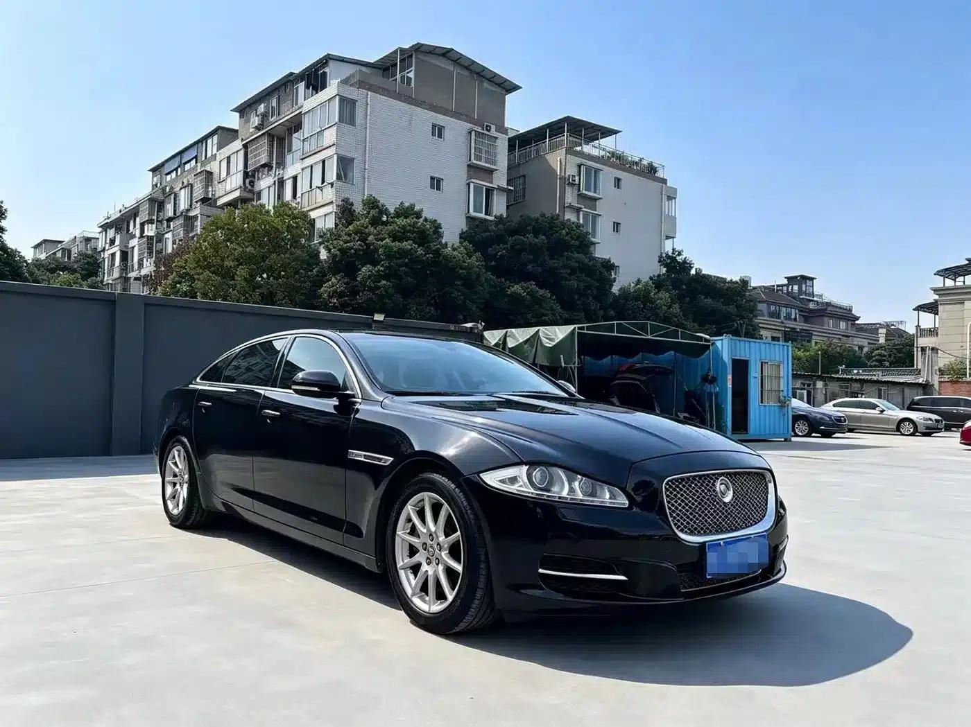 Jaguar XJ 2013 XJL 2.0T Panoramic Business Edition — миниатюра 3