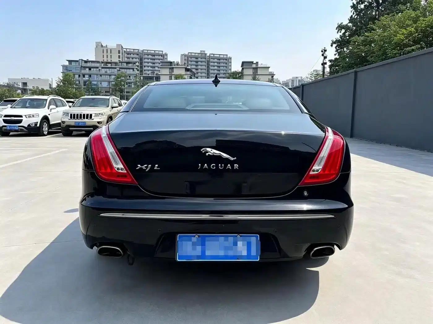 Jaguar XJ 2013 XJL 2.0T Panoramic Business Edition — миниатюра 5