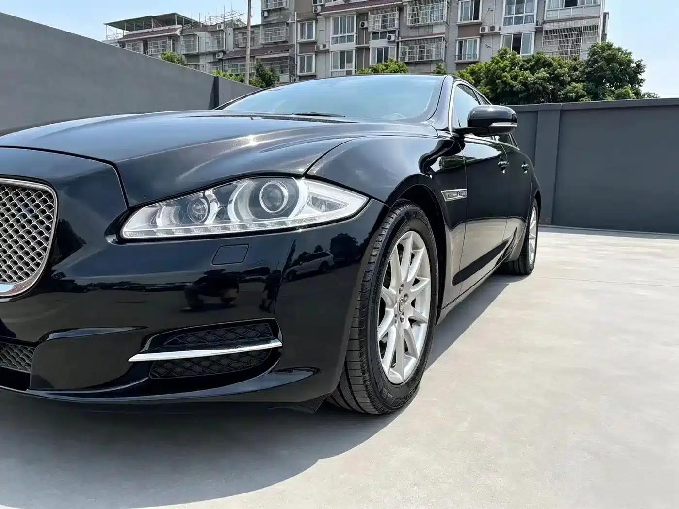 Jaguar XJ 2013 XJL 2.0T Panoramic Business Edition — миниатюра 7
