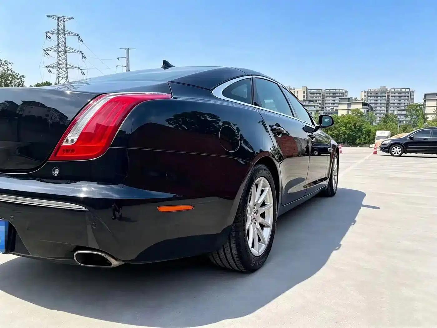 Jaguar XJ 2013 XJL 2.0T Panoramic Business Edition — миниатюра 8