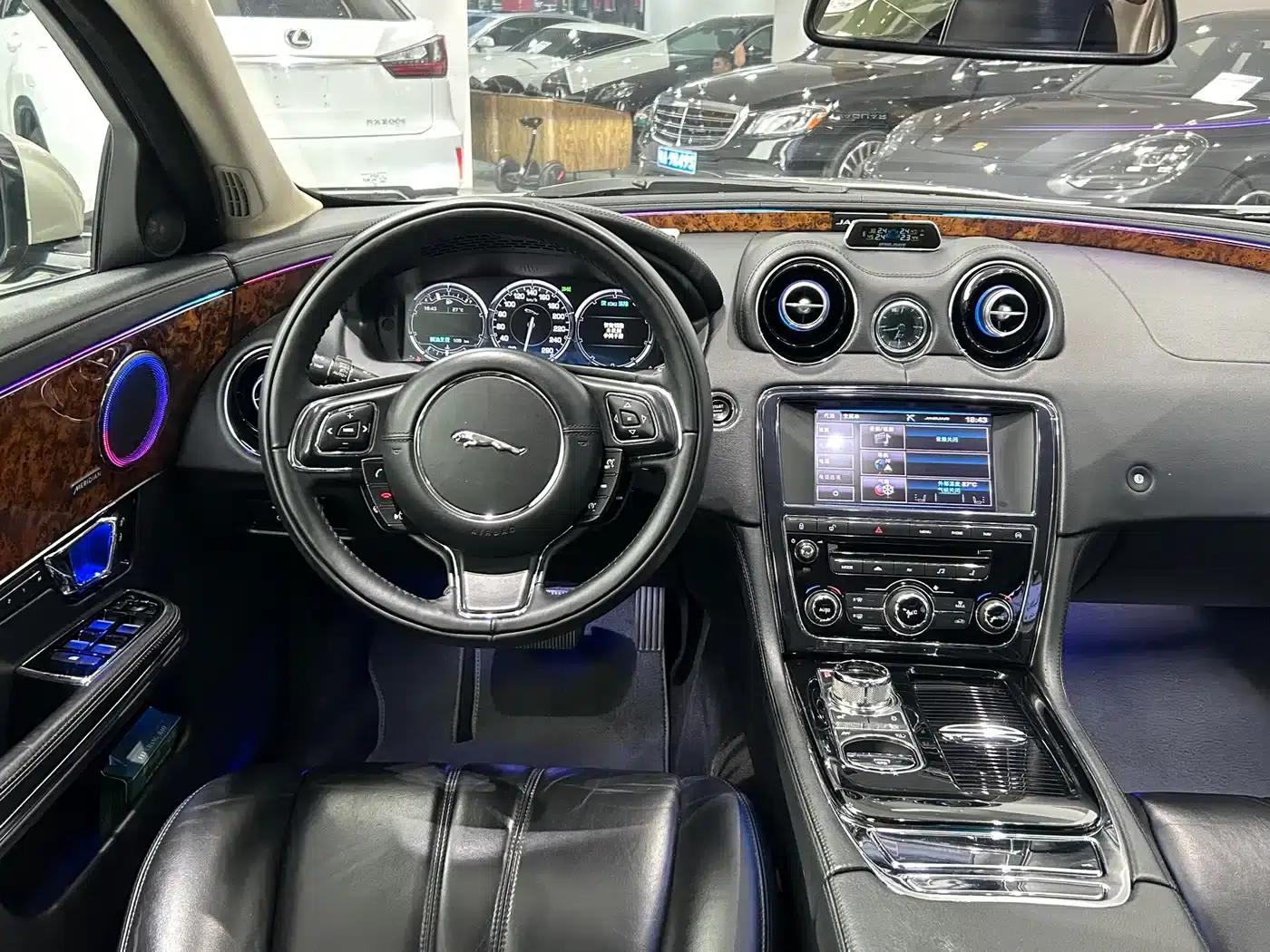 2014 Jaguar XJ XJL 3.0 SC 2WD Panoramic Business Edition — миниатюра 6