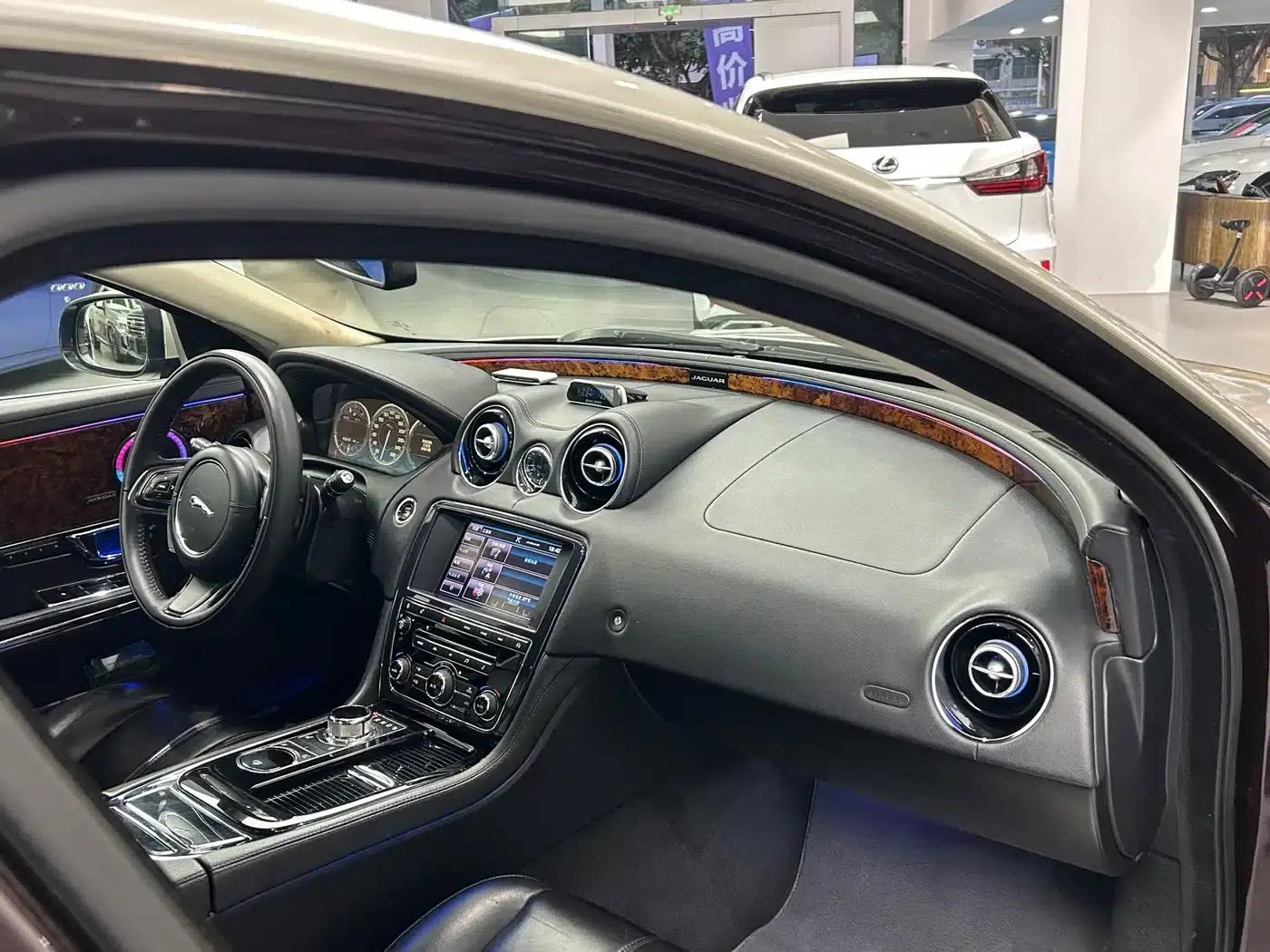 2014 Jaguar XJ XJL 3.0 SC 2WD Panoramic Business Edition — миниатюра 10