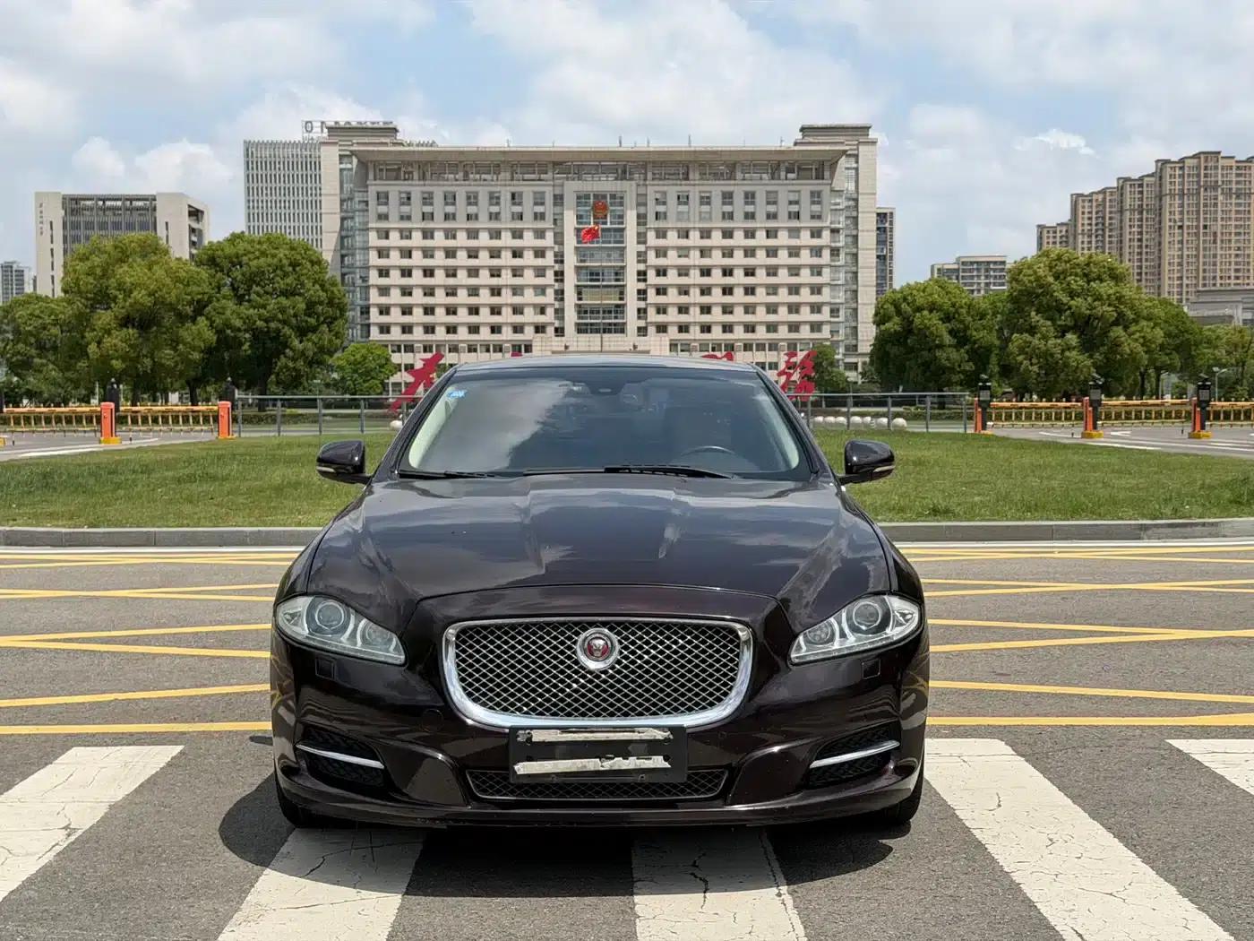 Jaguar XJ 2015 XJL 3.0 SC Elegant Business 80th Anniversary Edition — миниатюра 2