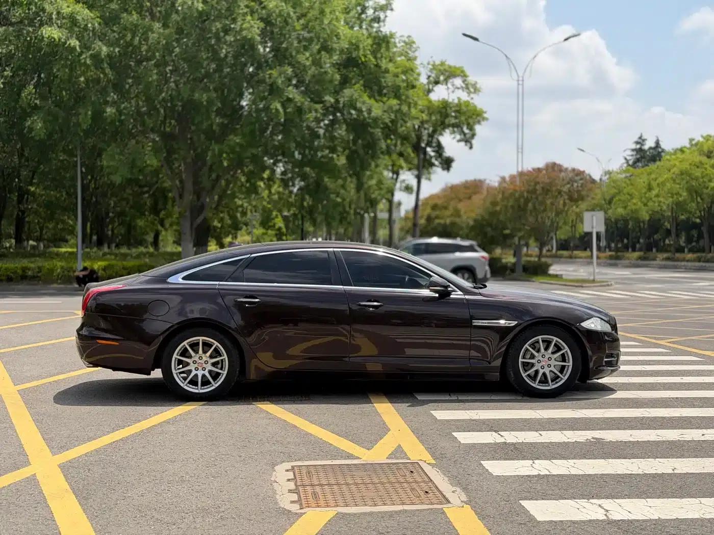 Jaguar XJ 2015 XJL 3.0 SC Elegant Business 80th Anniversary Edition — миниатюра 4