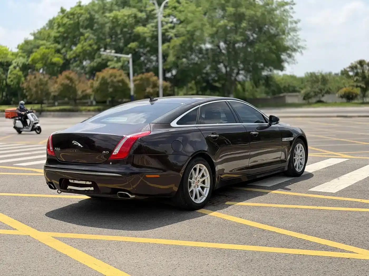 Jaguar XJ 2015 XJL 3.0 SC Elegant Business 80th Anniversary Edition — миниатюра 5