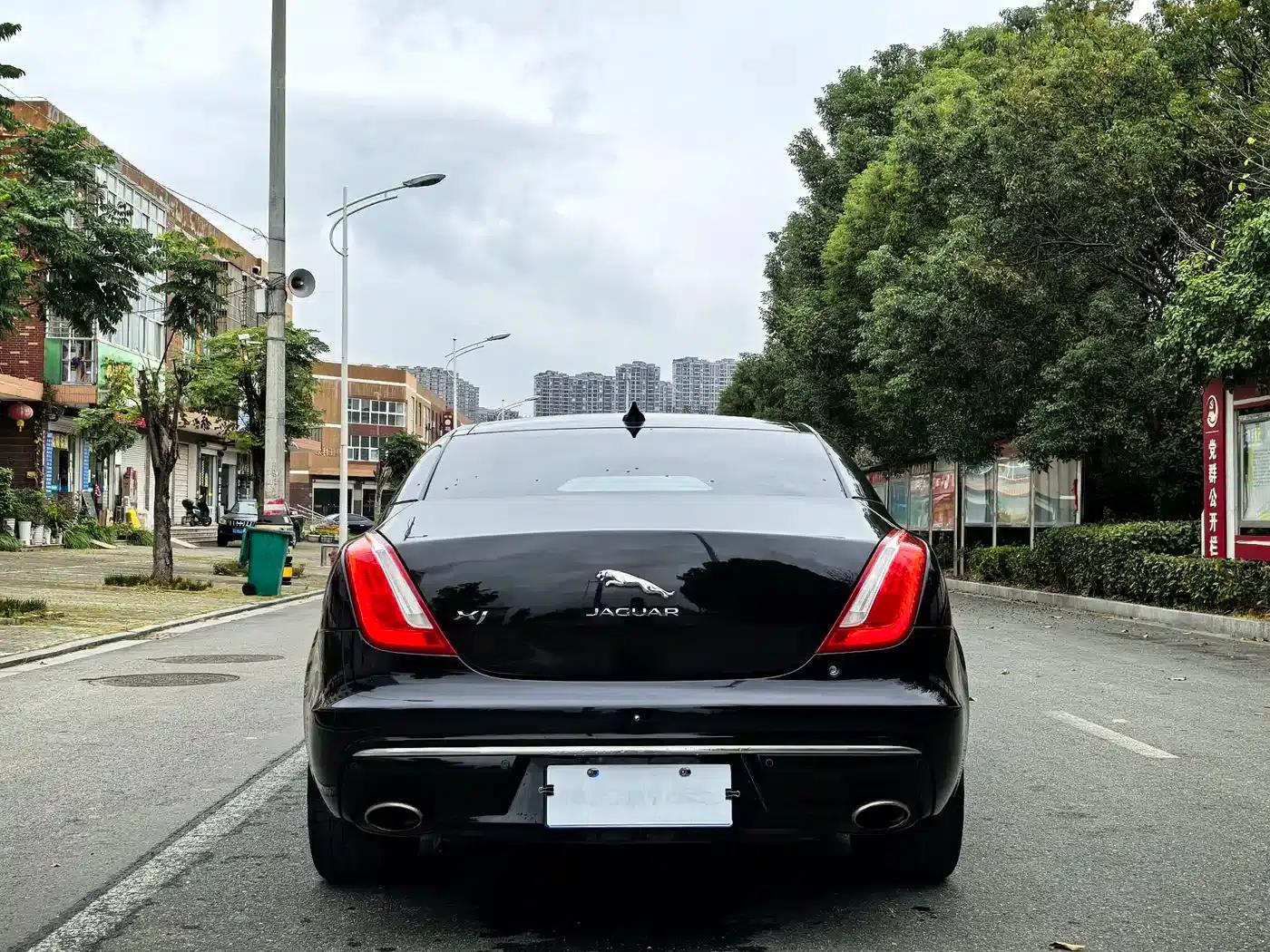 Jaguar XJ 2016 XJL 2.0T 2WD Elegant Business Edition — миниатюра 4