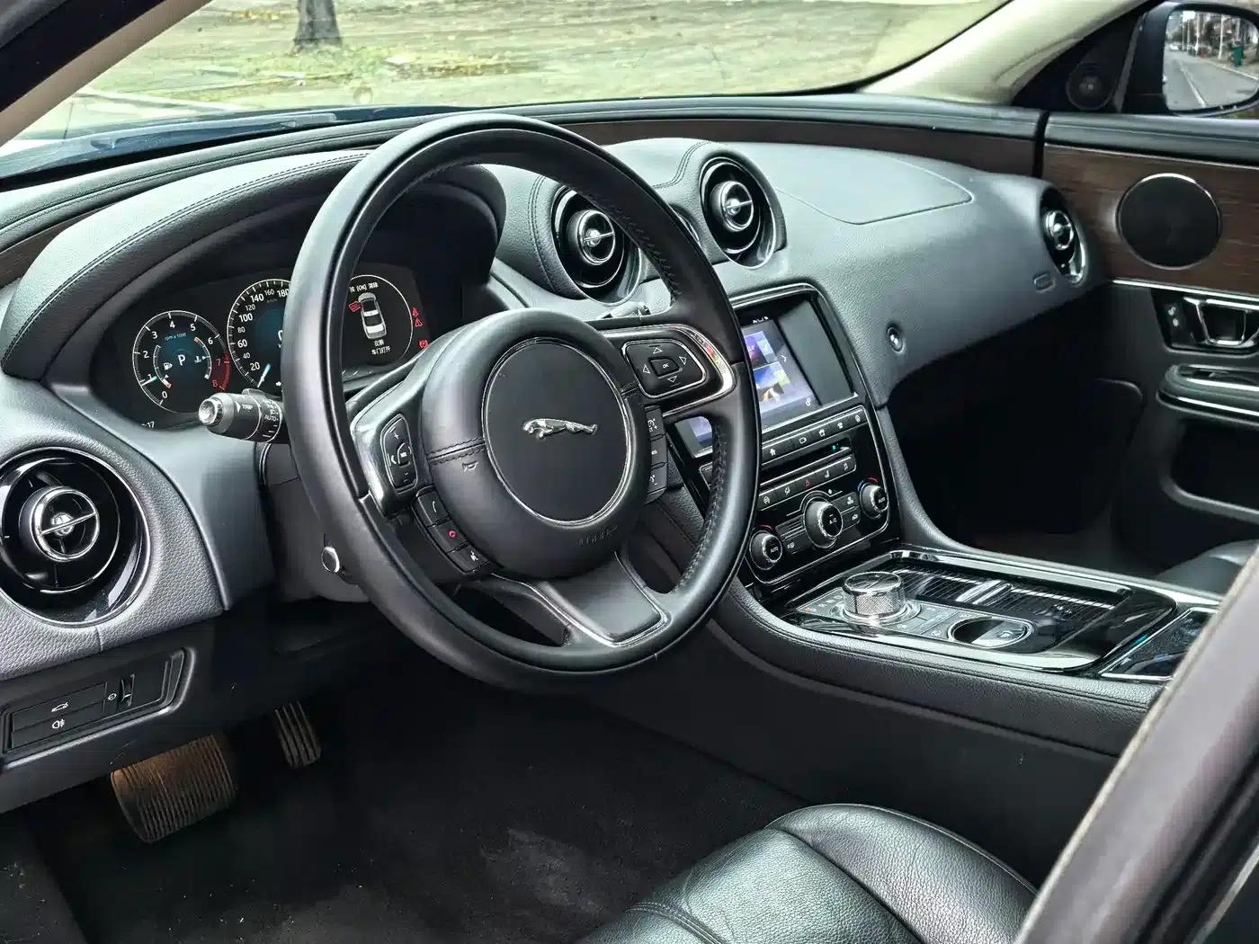 Jaguar XJ 2016 XJL 2.0T 2WD Elegant Business Edition — миниатюра 8