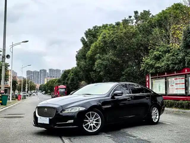 Jaguar XJ 2016 XJL 2.0T 2WD Elegant Business Edition