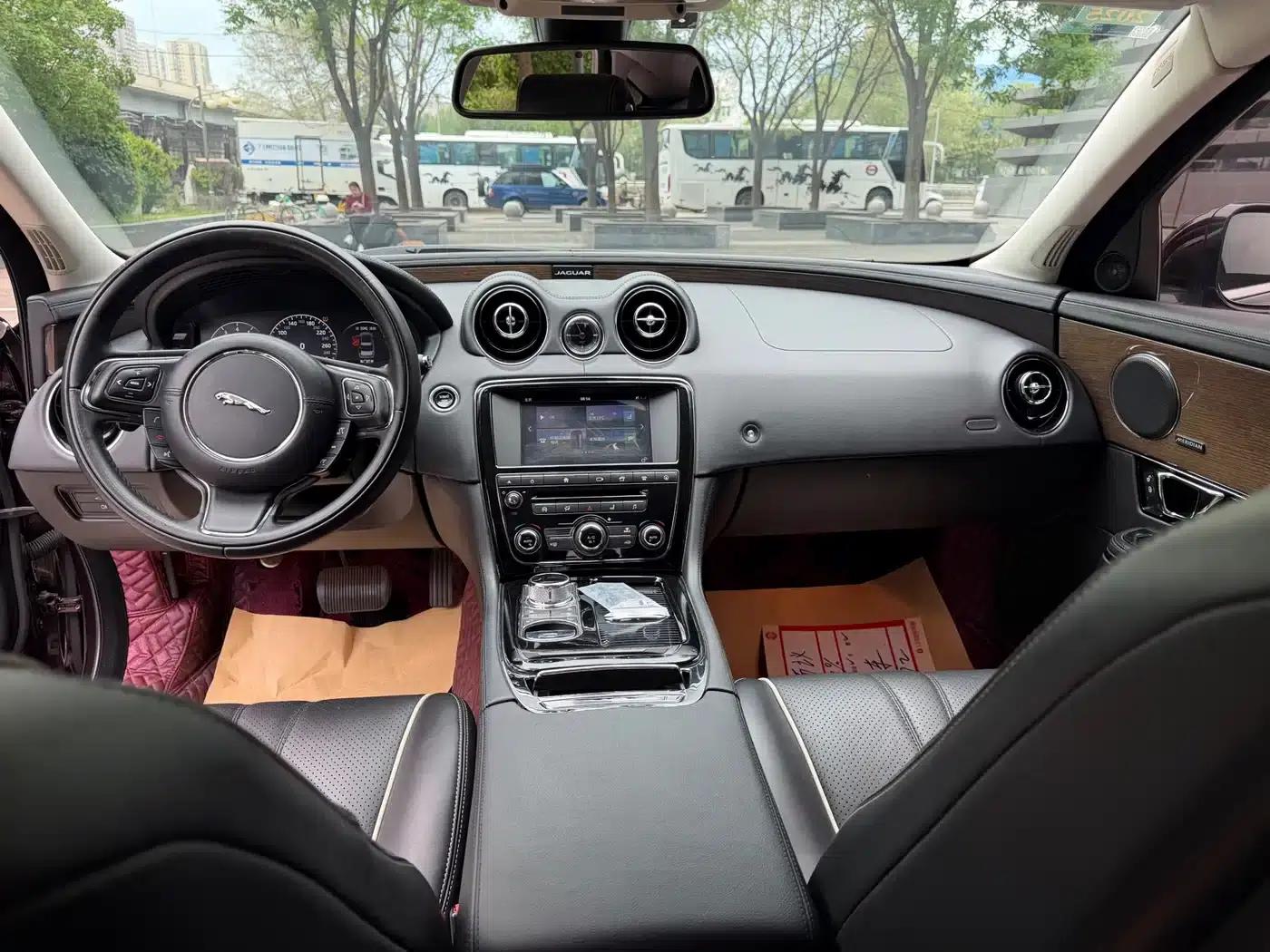 Jaguar XJ 2016 XJL 3.0 SC AWD Premium Business Edition — миниатюра 13