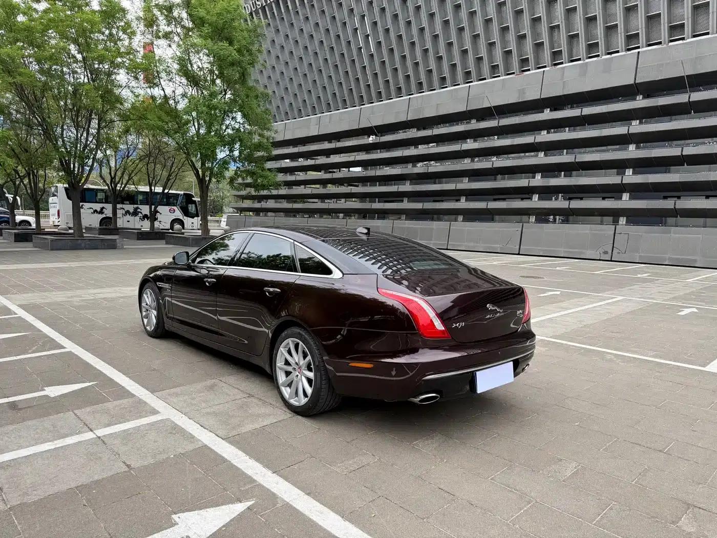 Jaguar XJ 2016 XJL 3.0 SC AWD Premium Business Edition — миниатюра 8