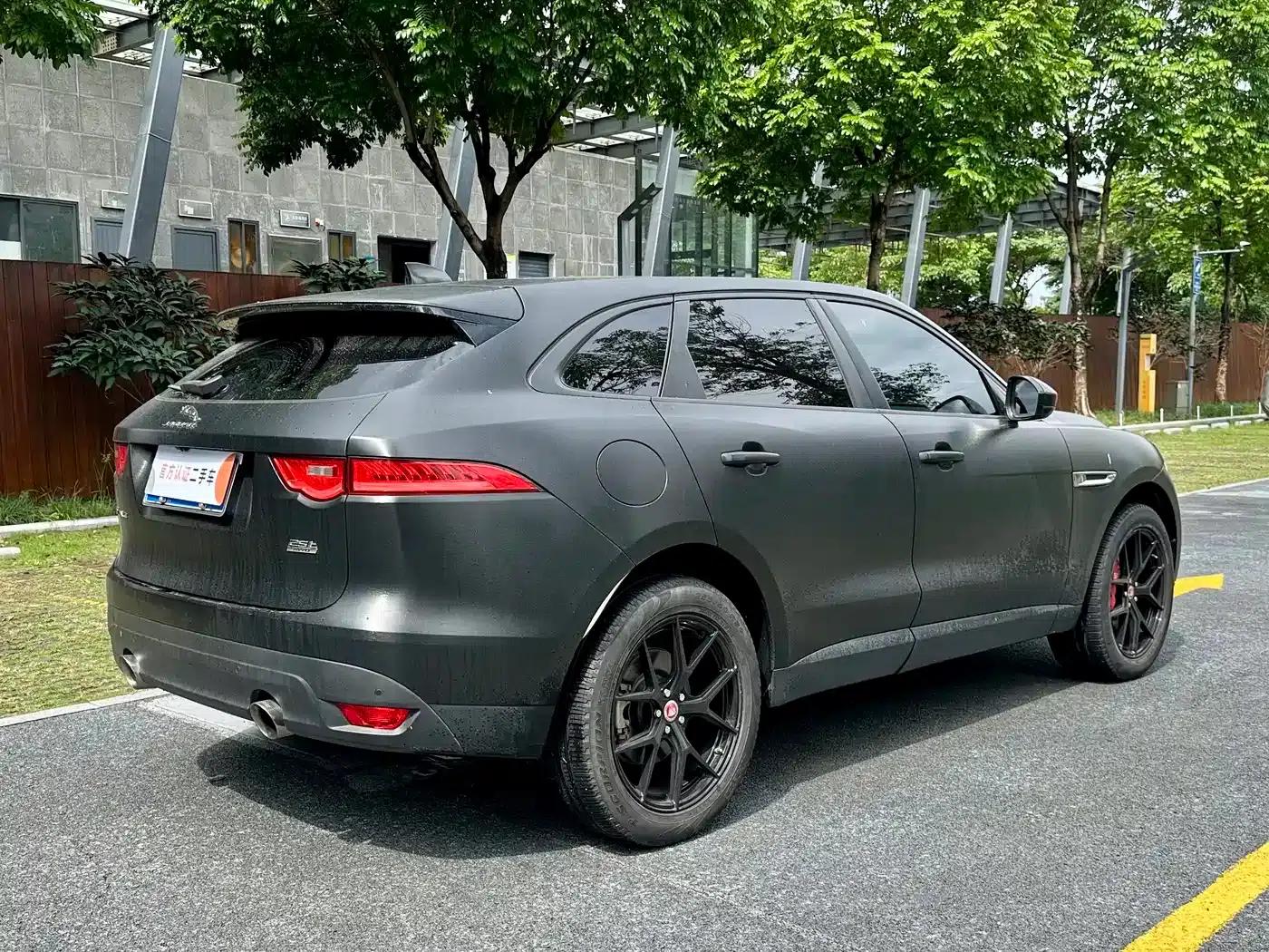 Jaguar F-PACE 2018 2.0T AWD Urban Luxury Edition — миниатюра 4