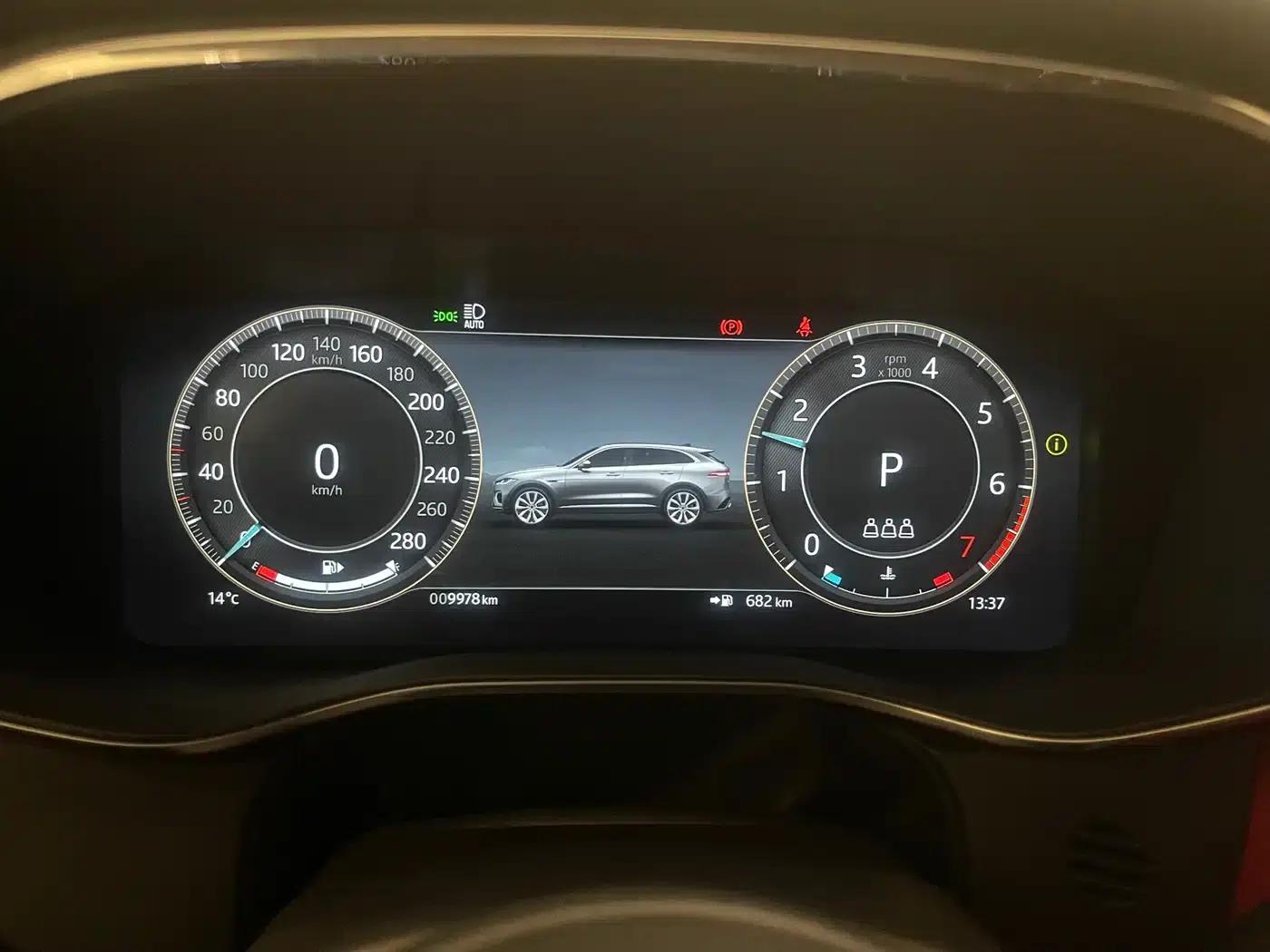 2024 Jaguar F-PACE P250 R-Dynamic SE — миниатюра 15
