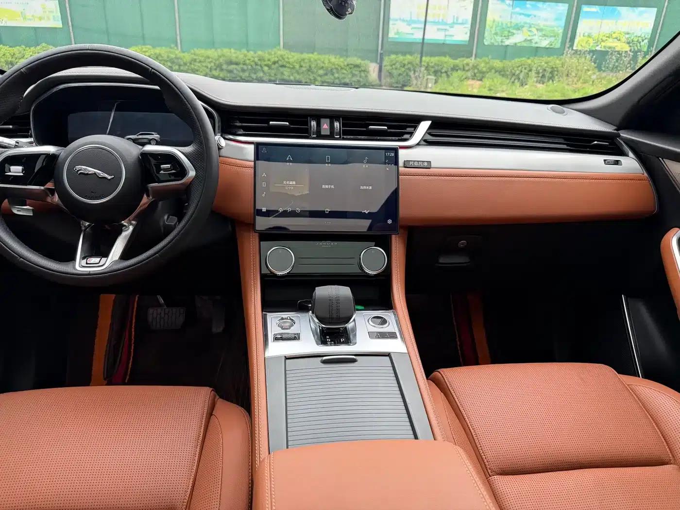 2021 Jaguar F-PACE 250PS R-Dynamic S — миниатюра 10