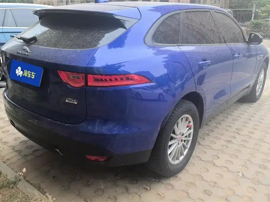 Jaguar F-PACE 2018 2.0T AWD Urban Luxury Edition — миниатюра 3