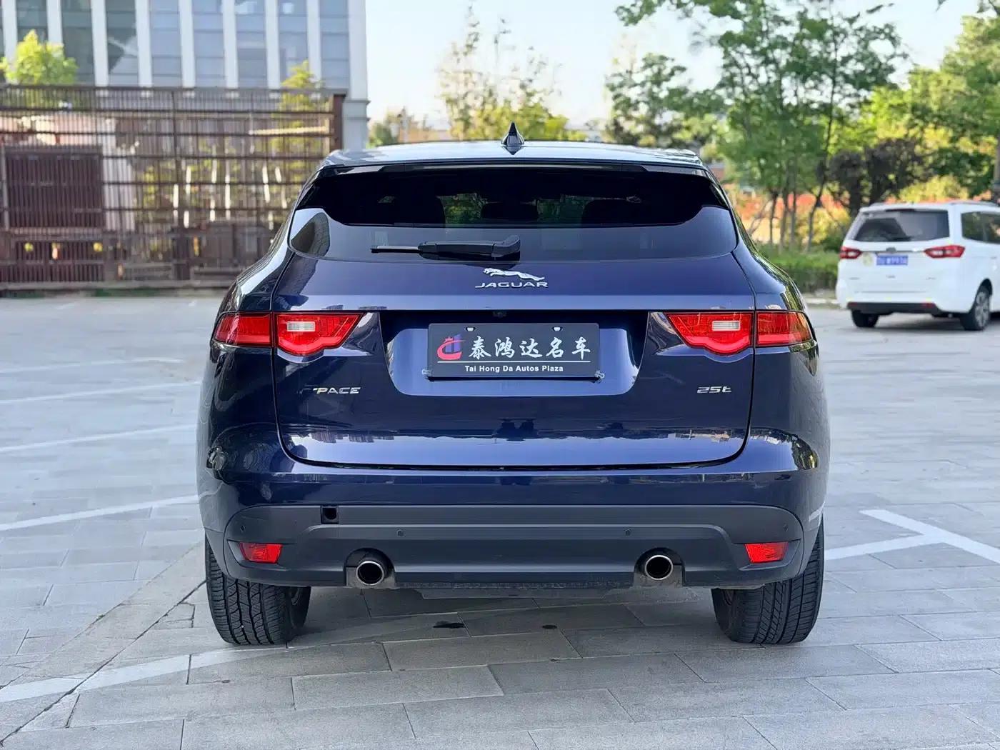 Jaguar F-PACE 2018 2.0T 2WD Urban Luxury Edition — миниатюра 5