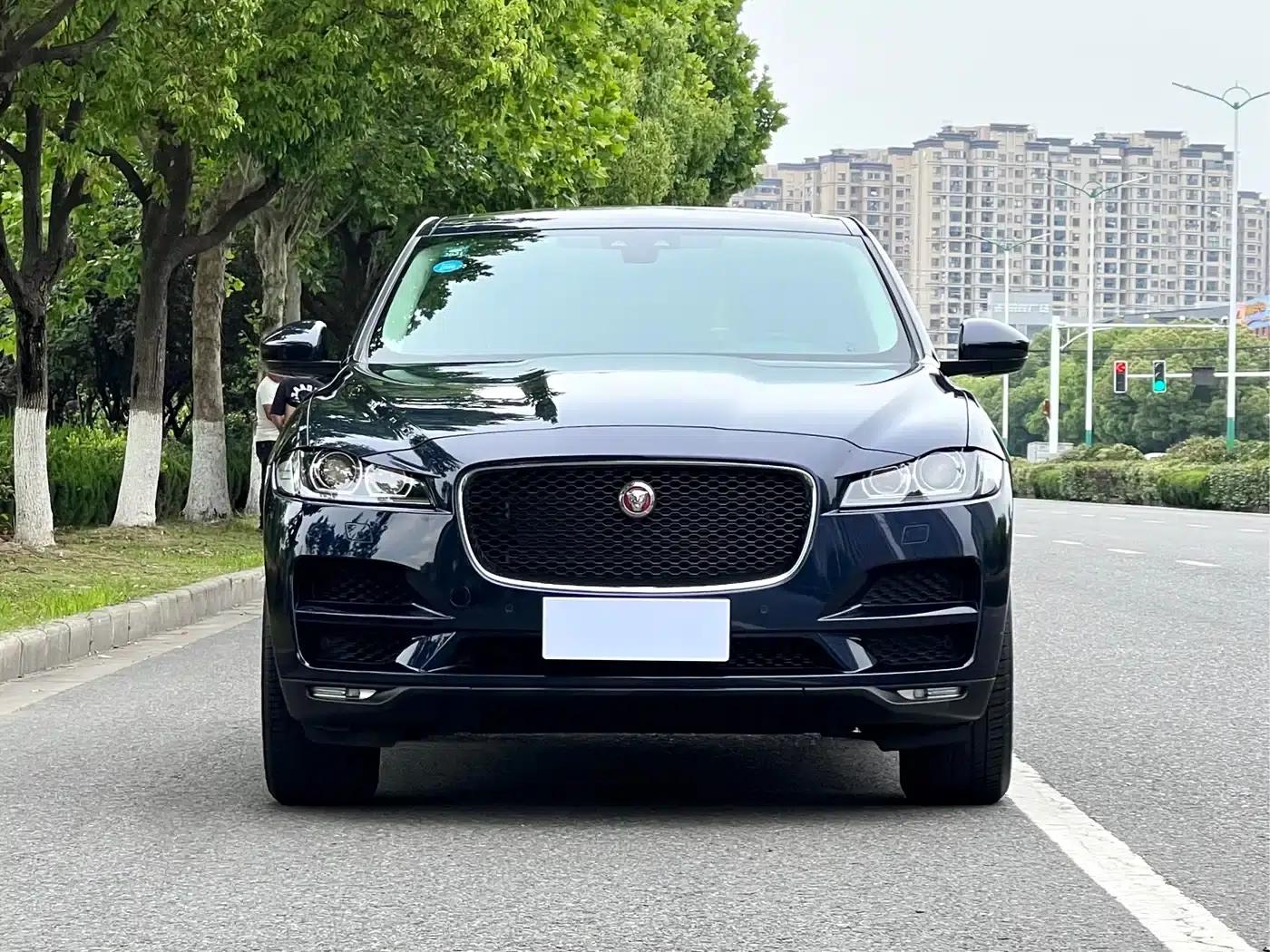 Jaguar F-PACE 2019 2.0T 2WD Urban Luxury Edition — миниатюра 2