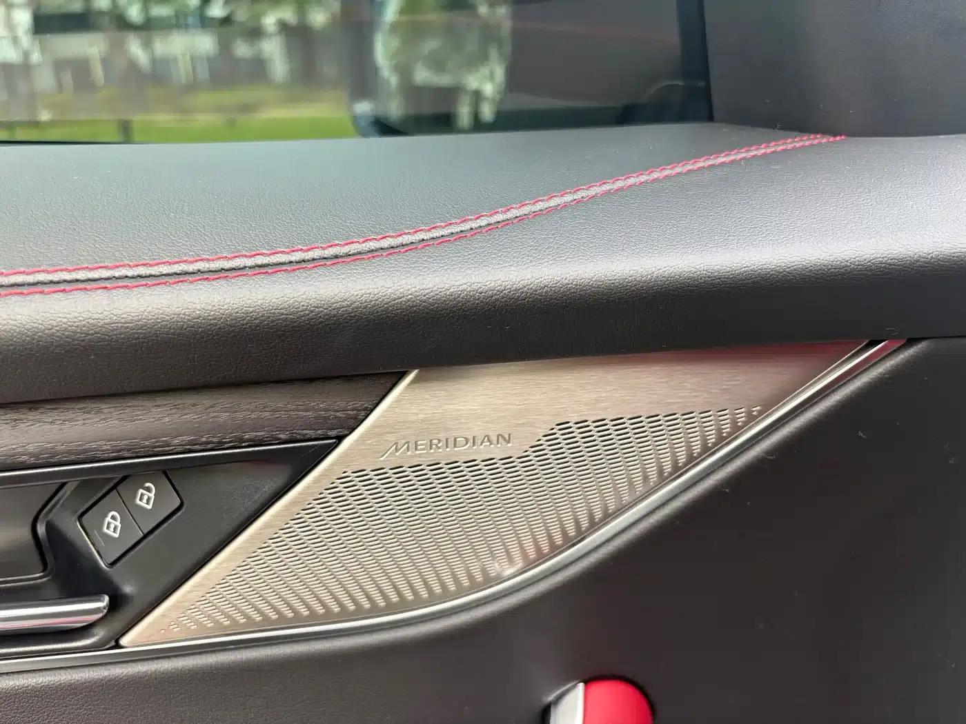 2023 Jaguar F-PACE P250 R-Dynamic BLACK — миниатюра 21