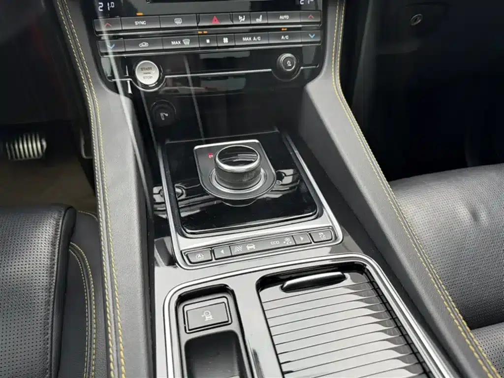 Jaguar F-PACE 2020 300-Sport — миниатюра 7