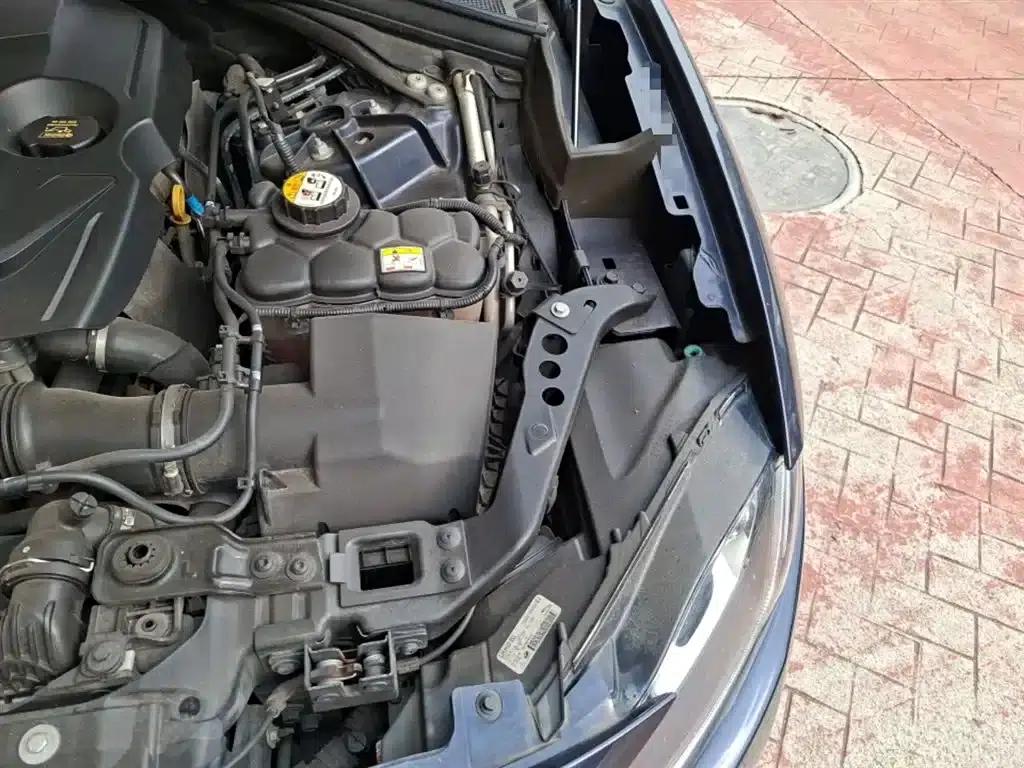 Jaguar F-PACE 2019 2.0T AWD R-Sport — миниатюра 25