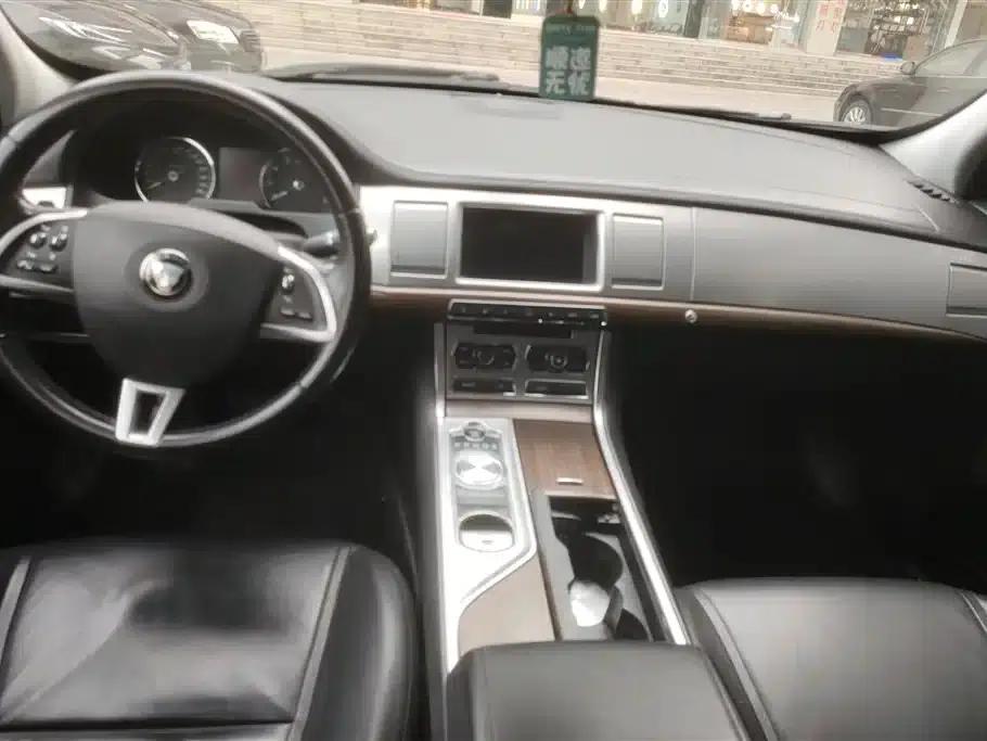2014 Jaguar XF 2.0T Elegance Edition — миниатюра 12