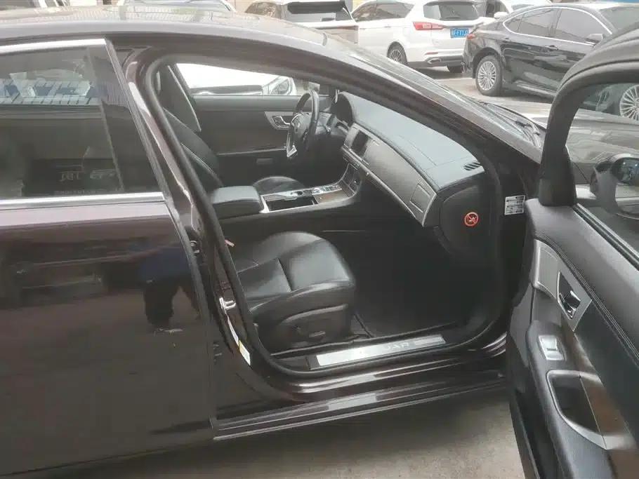 2014 Jaguar XF 2.0T Elegance Edition — миниатюра 8