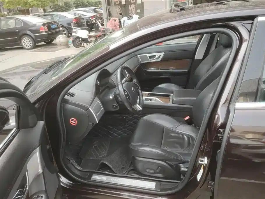 2014 Jaguar XF 2.0T Elegance Edition — миниатюра 9