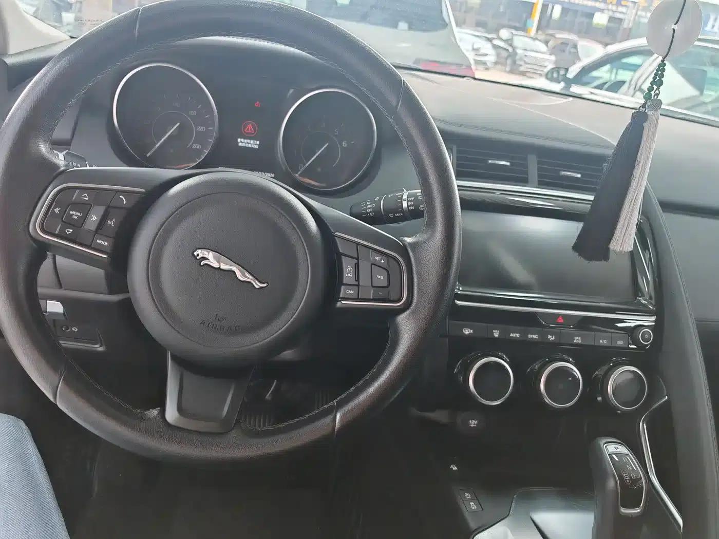 Jaguar E-PACE 2018 P200 First Edition Limited Edition (China V Emission Standard) — миниатюра 11