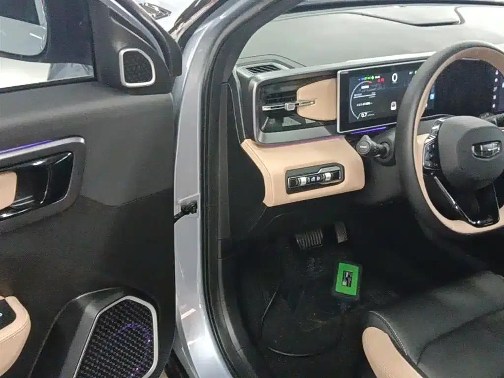 Geely ICON 2023 1.5TD Chocolate Edition — миниатюра 16