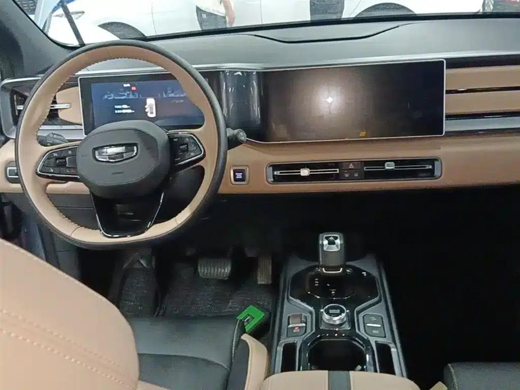Geely ICON 2023 1.5TD Chocolate Edition — миниатюра 10