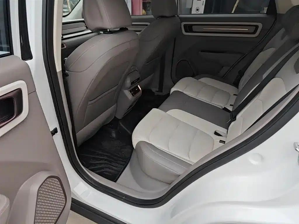 Geely ICON 2026 Chocolate 1.5TD Premium Edition — миниатюра 24