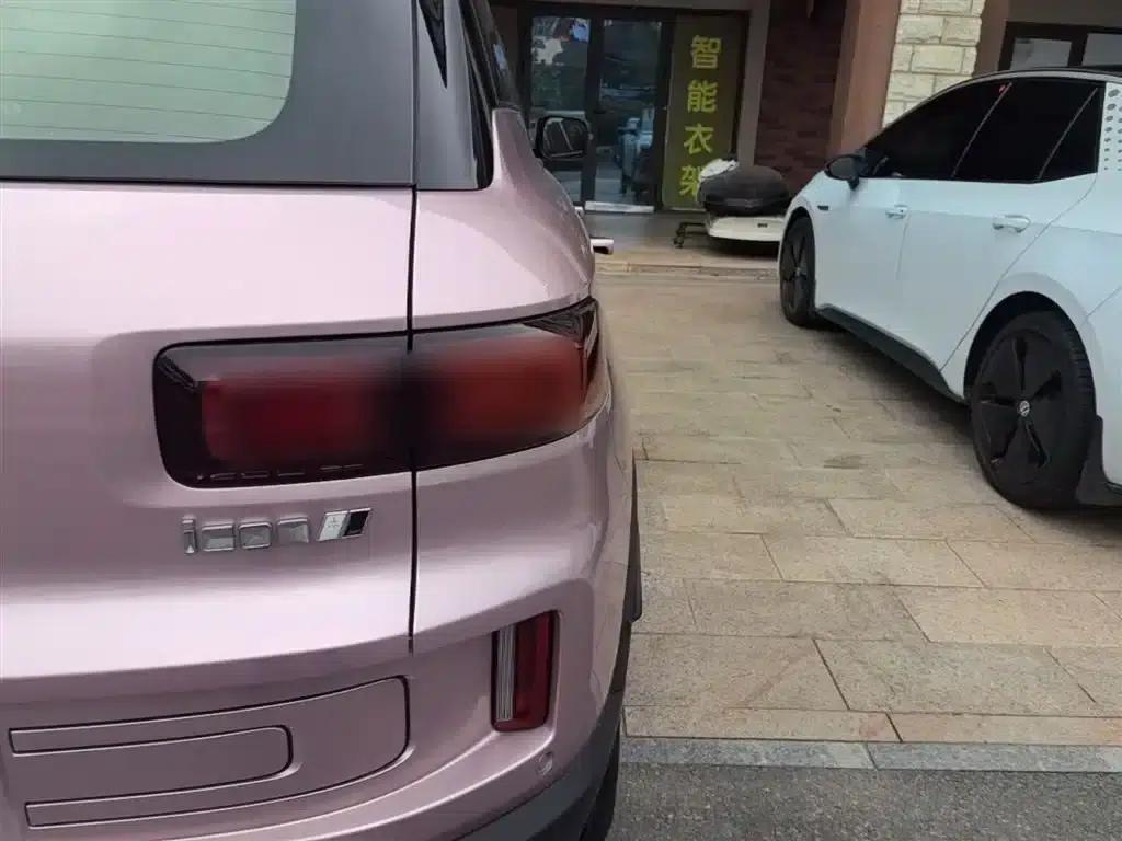 Geely ICON 2023 1.5TD Chocolate Premium Edition — миниатюра 8