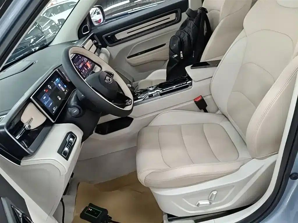 Geely ICON 2023 1.5TD Chocolate Edition — миниатюра 22