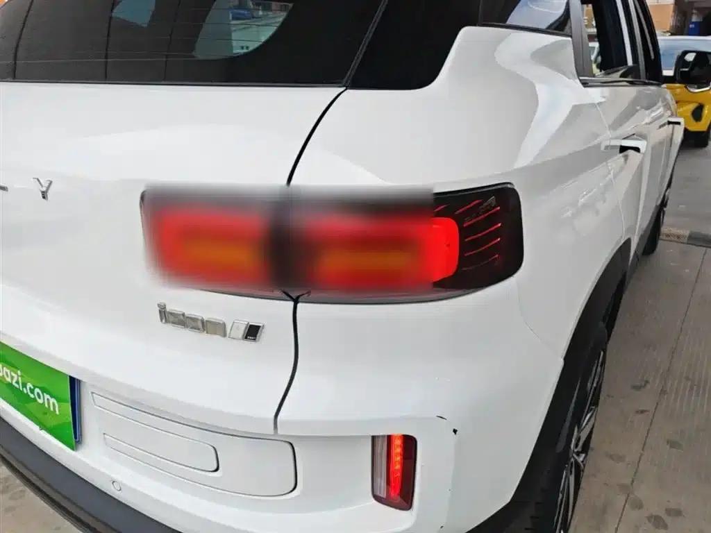 Geely ICON 2023 1.5TD Chocolate Edition — миниатюра 8