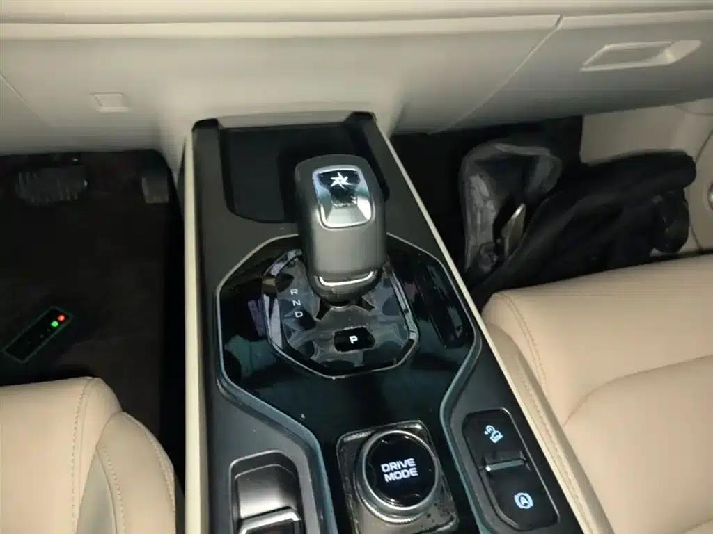 Geely ICON 2023 1.5TD Chocolate Edition — миниатюра 14