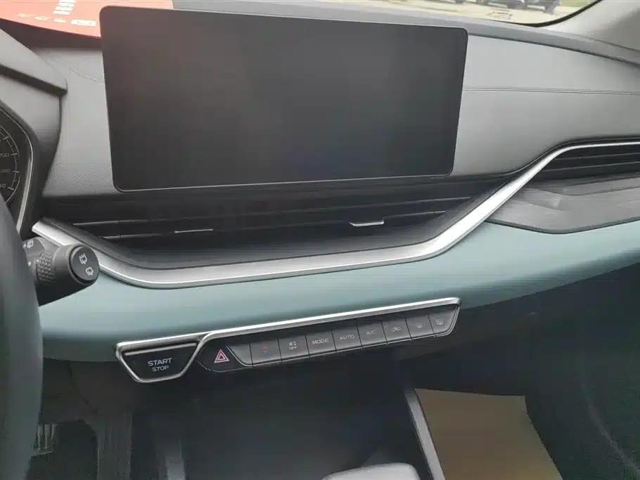 Geely Emgrand S 2022 1.4T CVT Crossover Player Edition — миниатюра 13