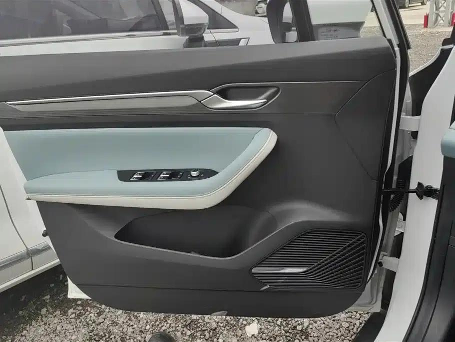 Geely Emgrand S 2022 1.4T CVT Crossover Player Edition — миниатюра 7